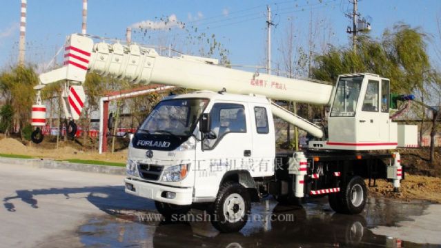 點擊查看詳細信息<br>標題：8噸汽車吊 閱讀次數：2762