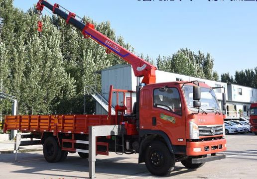 點(diǎn)擊查看詳細(xì)信息<br>標(biāo)題：6.3噸東風(fēng)隨車吊 閱讀次數(shù)：1600