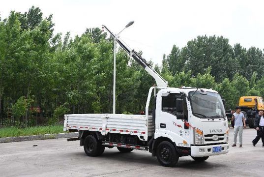 點擊查看詳細信息<br>標題：1.2噸折臂吊 閱讀次數：1444